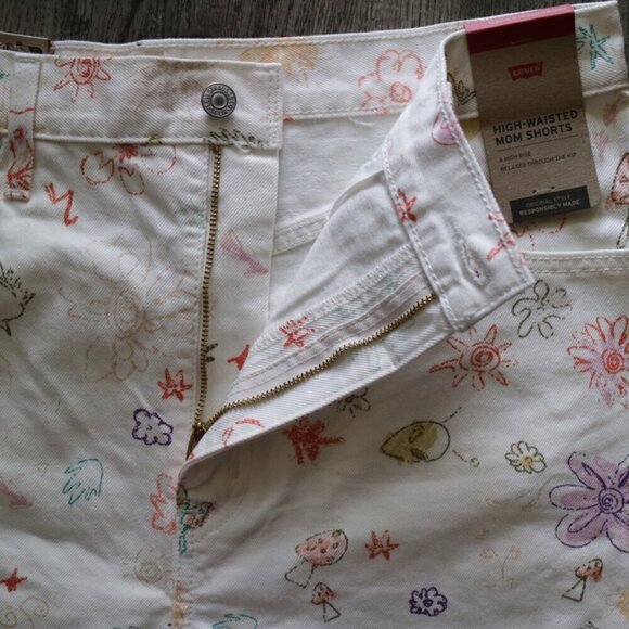 NWT Levi's High Rise Relaxed Mom Cream Denim Jean Shorts Space Doodle - Picture 13 of 16